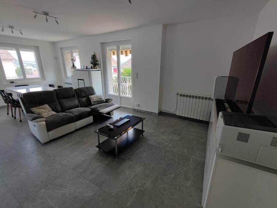 Appartement Petite Maison De 70M2 Tres Calme à Bellerive-sur-Allier Extérieur photo